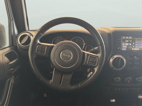 Used 2016 Jeep Wrangler Unlimited Rubicon w/ Dual Top Group AWD/4WD image 12