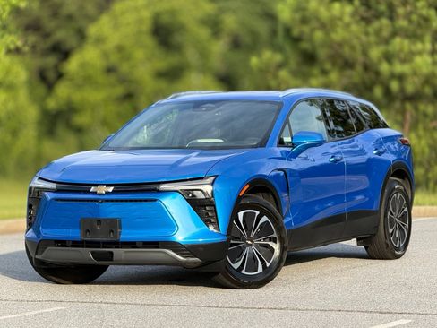 Used 2024 Chevrolet Blazer EV LT AWD/4WD image 8