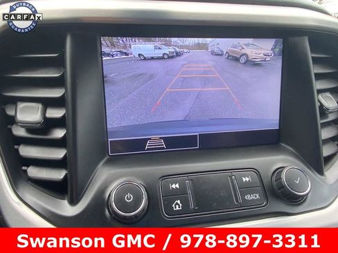 Used 2022 GMC Acadia SLE image 16