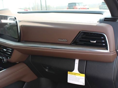New 2026 Chevrolet Suburban High Country AWD/4WD image 35