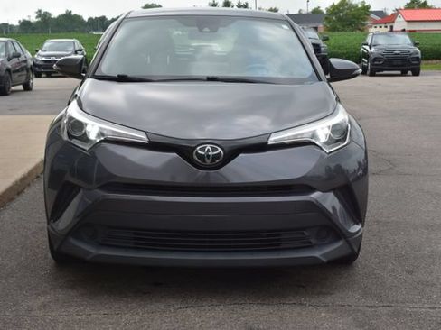 Used 2019 Toyota C-HR XLE FWD image 11