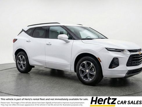 Used 2025 Chevrolet Blazer LT image 1