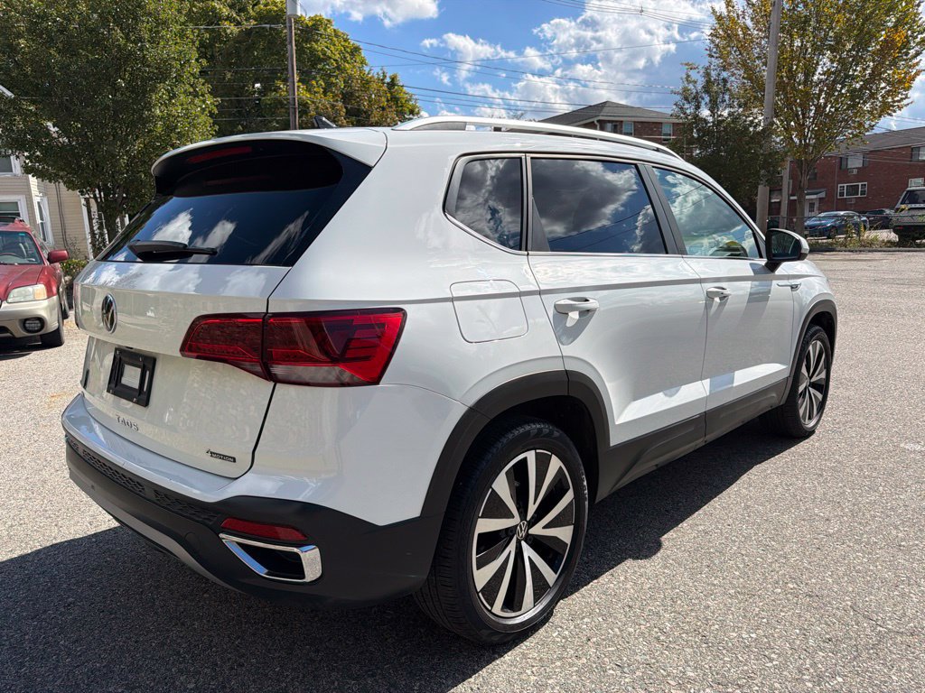 Used 2022 Volkswagen Taos SE AWD/4WD image 6