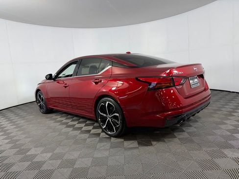 Used 2025 Nissan Altima 2.5 SR FWD image 8
