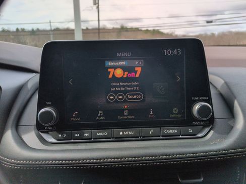 Used 2023 Nissan Rogue SL AWD/4WD image 10