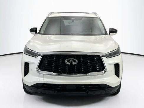 Used 2025 INFINITI QX60 Luxe w/ Cargo Package FWD image 2