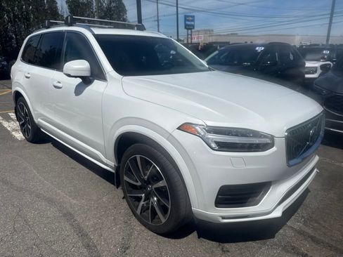 Used 2022 Volvo XC90 T6 Momentum w/ Advanced Package AWD/4WD image 4