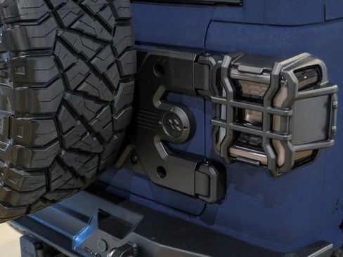 Used 2025 Jeep Wrangler Unlimited Rubicon w/ Technology Group image 85