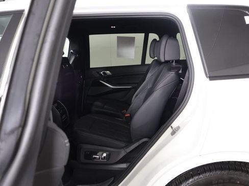Used 2024 BMW X7 xDrive40i w/ M Sport Package AWD/4WD image 33