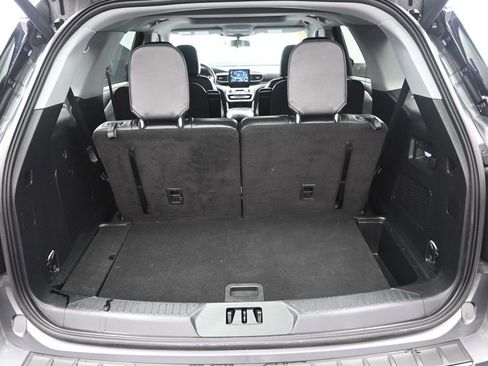 Used 2023 Ford Explorer XLT w/ Equipment Group 202A AWD/4WD image 36