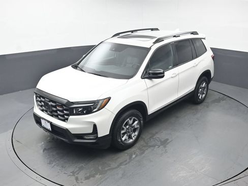 Used 2023 Honda Passport TrailSport image 38