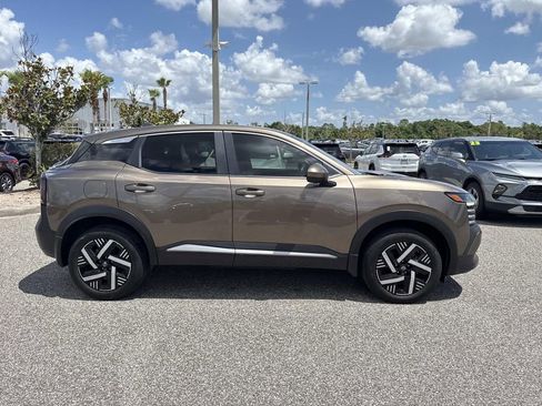 Certified 2025 Nissan Kicks SV FWD image 2