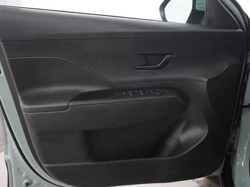 Used 2025 Hyundai Kona SE AWD/4WD image 19
