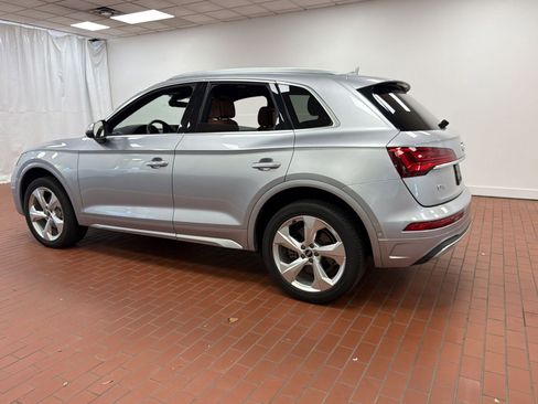 Used 2021 Audi Q5 Prestige w/ Prestige Package image 3