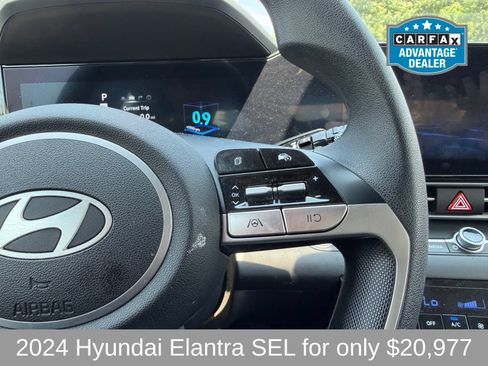 Used 2024 Hyundai Elantra SEL FWD image 12
