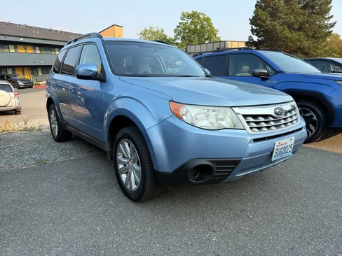 Used 2012 Subaru Forester 2.5X Premium AWD/4WD image 4