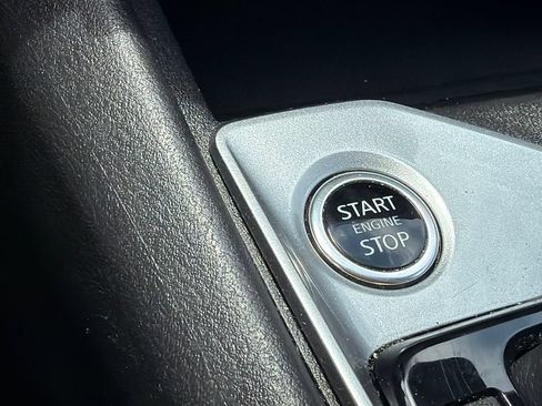 Used 2025 Nissan Altima 2.5 SV FWD image 30