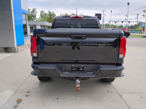 Used 2023 Chevrolet Colorado Trail Boss w/ Technology Package AWD/4WD image 8