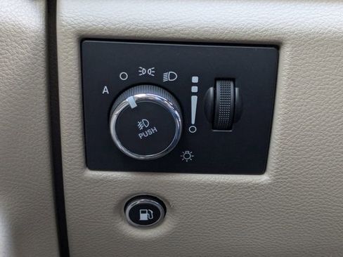 Used 2020 Jeep Grand Cherokee Overland AWD/4WD image 39