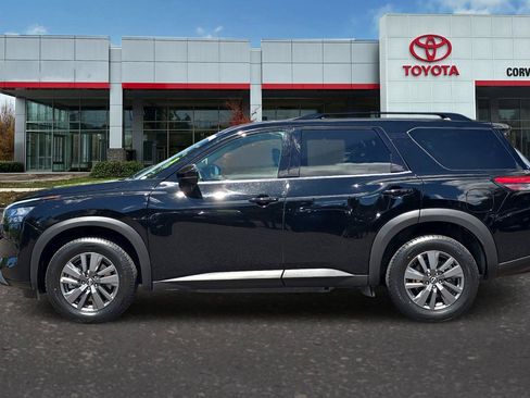 Used 2025 Nissan Pathfinder SV AWD/4WD image 7