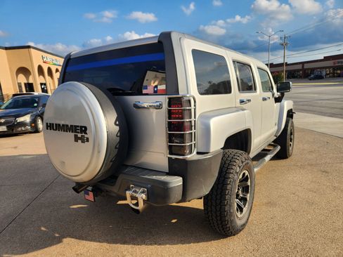 Used 2010 HUMMER H3 Luxury w/ Appearance Package AWD/4WD image 5