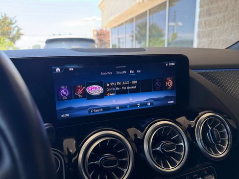 Used 2025 Mercedes-Benz GLA 250 image 19
