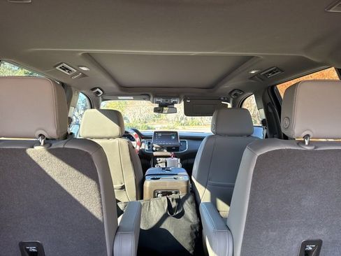 Used 2024 Chevrolet Tahoe LT w/ Luxury Package image 9