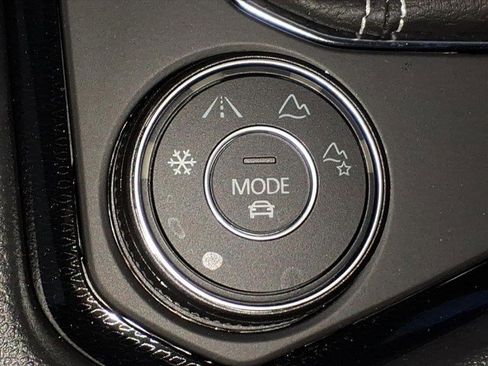 New 2025 Volkswagen Taos SEL image 23