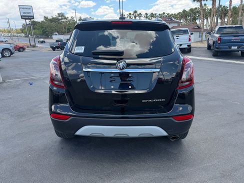 Used 2022 Buick Encore Preferred w/ Safety Package FWD image 4
