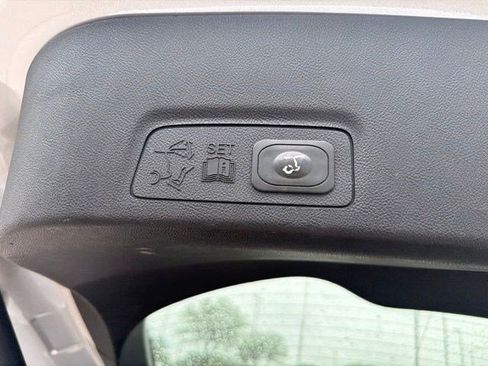 Used 2017 Lincoln MKC Premiere AWD/4WD image 18