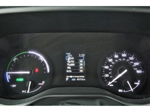 Used 2023 Toyota Sienna XSE image 13