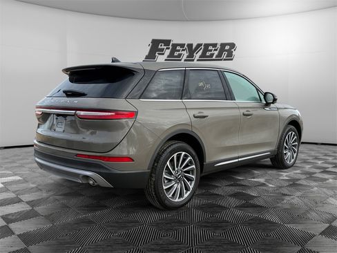 Used 2025 Lincoln Corsair Reserve image 5