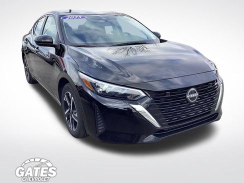 Used 2025 Nissan Sentra SV FWD image 1