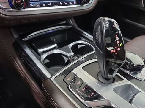 Used 2018 BMW 740i xDrive image 24