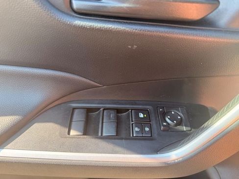 Used 2025 Toyota RAV4 LE AWD/4WD image 8