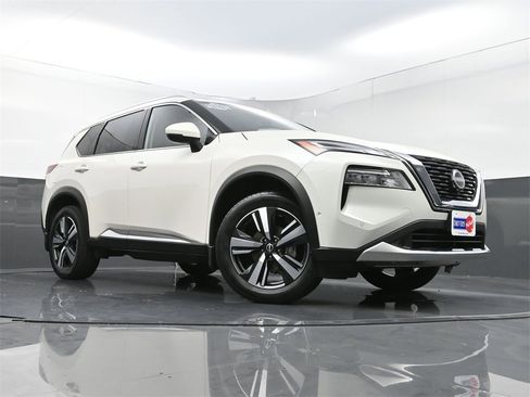 Used 2022 Nissan Rogue Platinum w/ Head-Up Display Package image 28