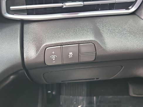 Used 2024 Hyundai Elantra SEL FWD image 15