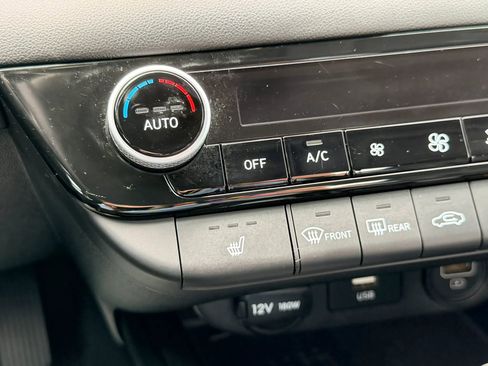 Used 2022 Hyundai Elantra Limited FWD image 21