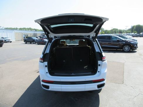 Used 2025 Jeep Grand Cherokee L Summit AWD/4WD image 8