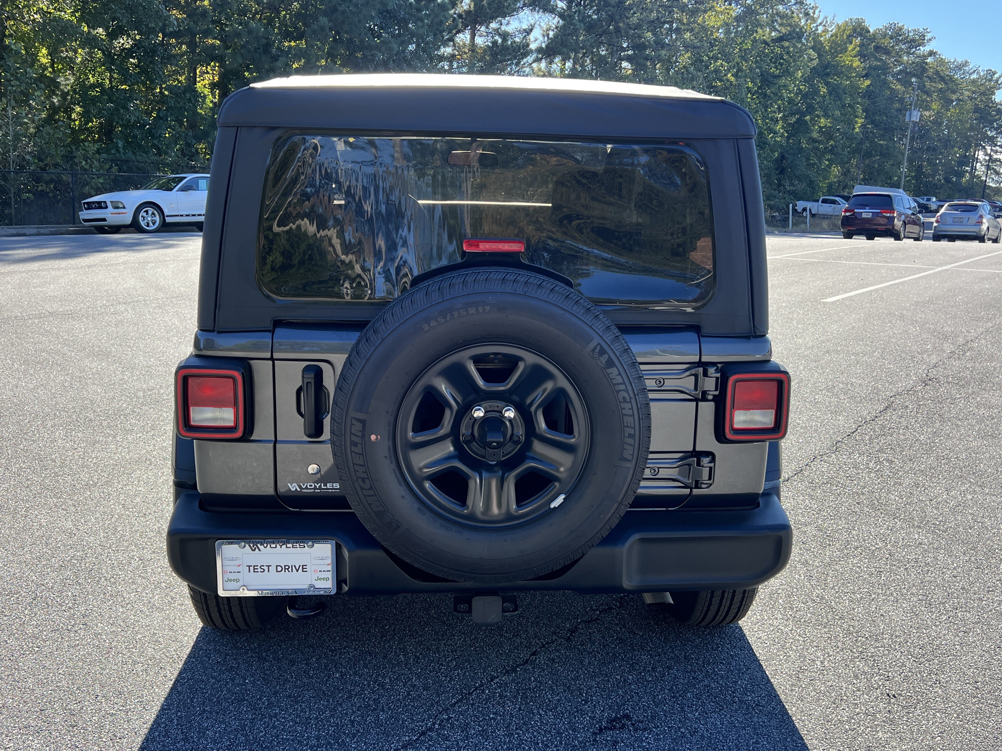 Used 2022 Jeep Wrangler Sport AWD/4WD image 7