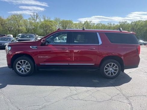 Used 2023 GMC Yukon XL Denali AWD/4WD image 5
