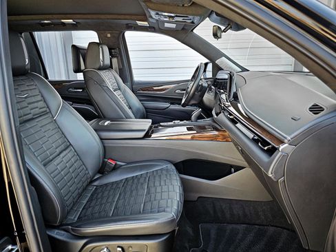 Used 2022 Cadillac Escalade Sport Platinum w/ LPO, ONYX Package AWD/4WD image 5
