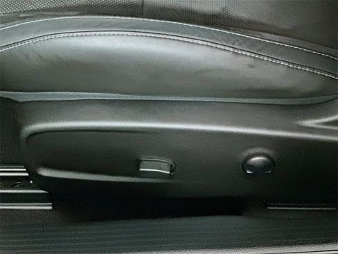 Used 2023 Dodge Challenger R/T w/ Plus Package image 22