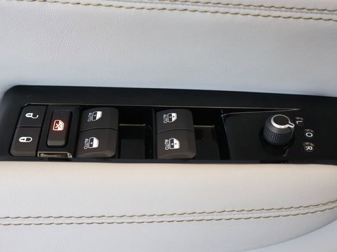 Used 2022 Jeep Wagoneer Series III w/ Convenience Group I AWD/4WD image 10