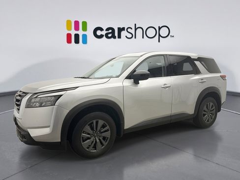 Used 2024 Nissan Pathfinder S image 1