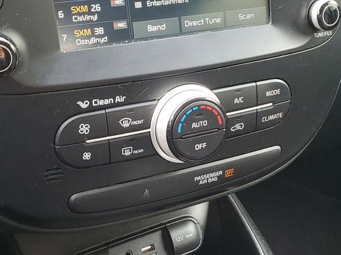 Used 2018 Kia Soul + FWD image 14