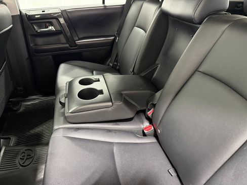 Used 2018 Toyota 4Runner TRD Off-Road Premium image 43