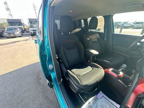 Used 2022 Jeep Renegade Trailhawk AWD/4WD image 26