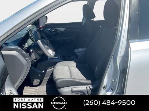 Used 2018 Nissan Rogue S FWD image 11
