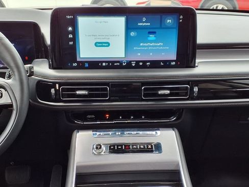 Certified 2025 Lincoln Aviator 2WD image 9